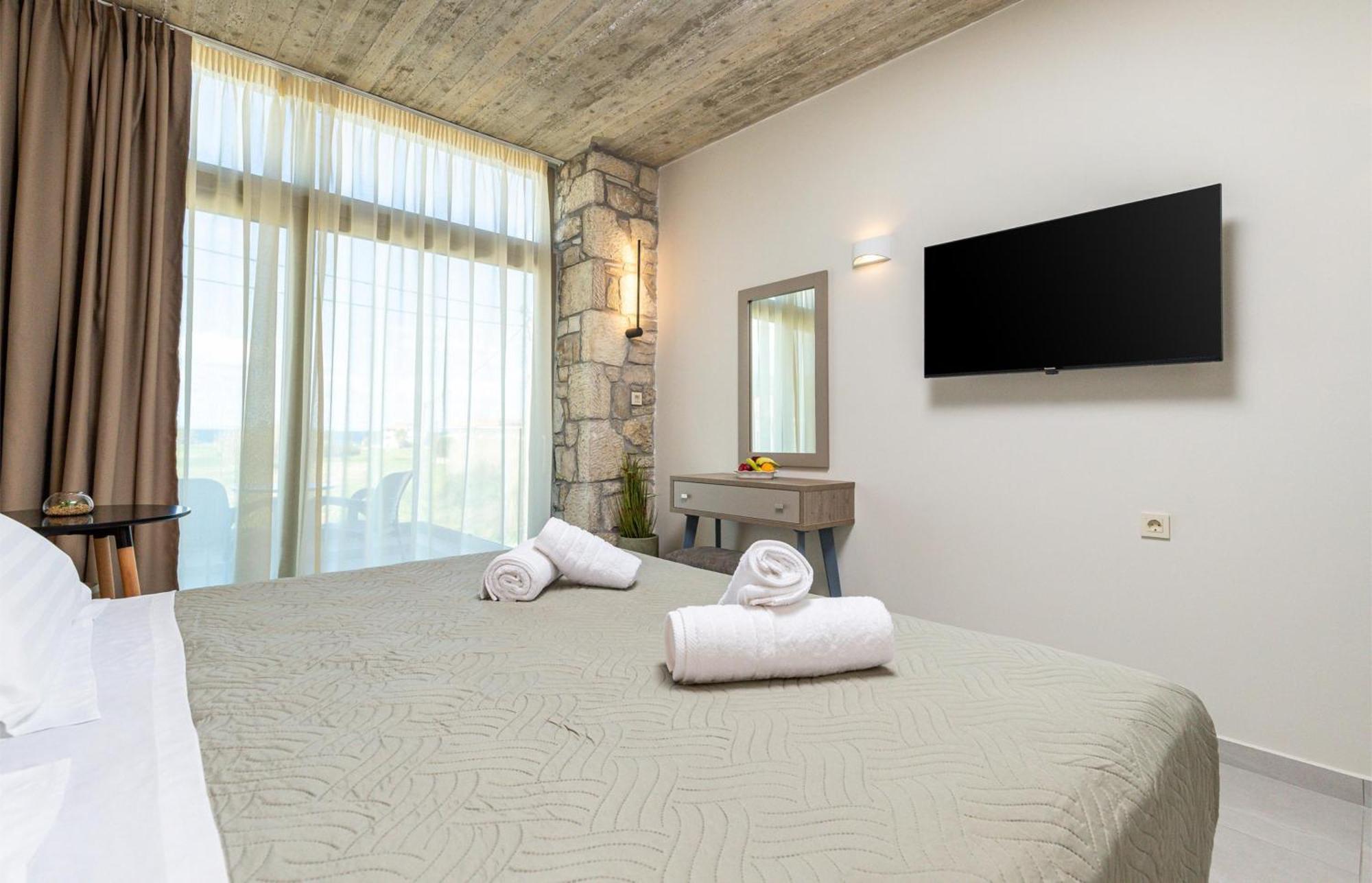 Achatis Apartments With Sea View Kolymbari Extérieur photo