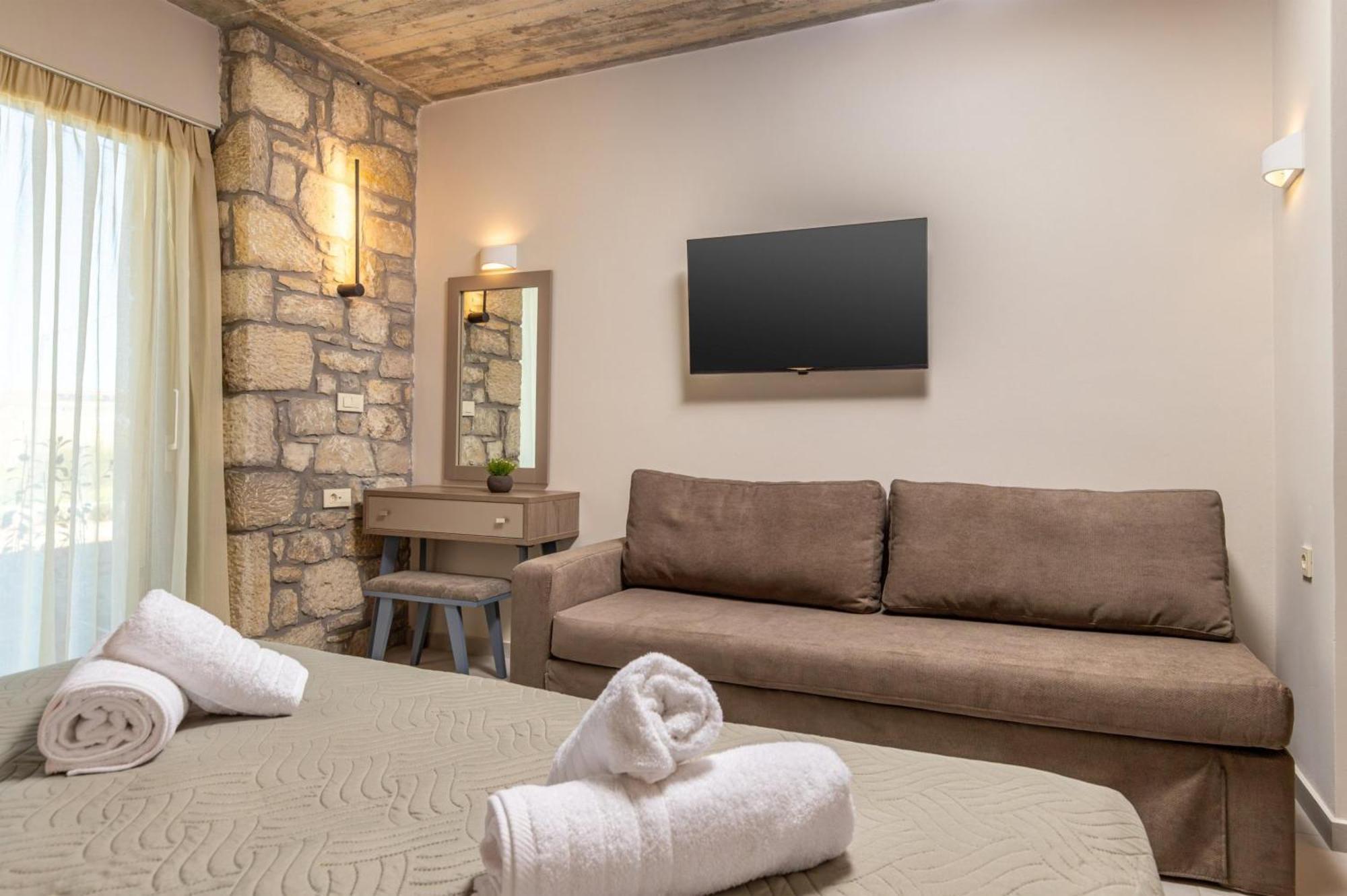 Achatis Apartments With Sea View Kolymbari Extérieur photo
