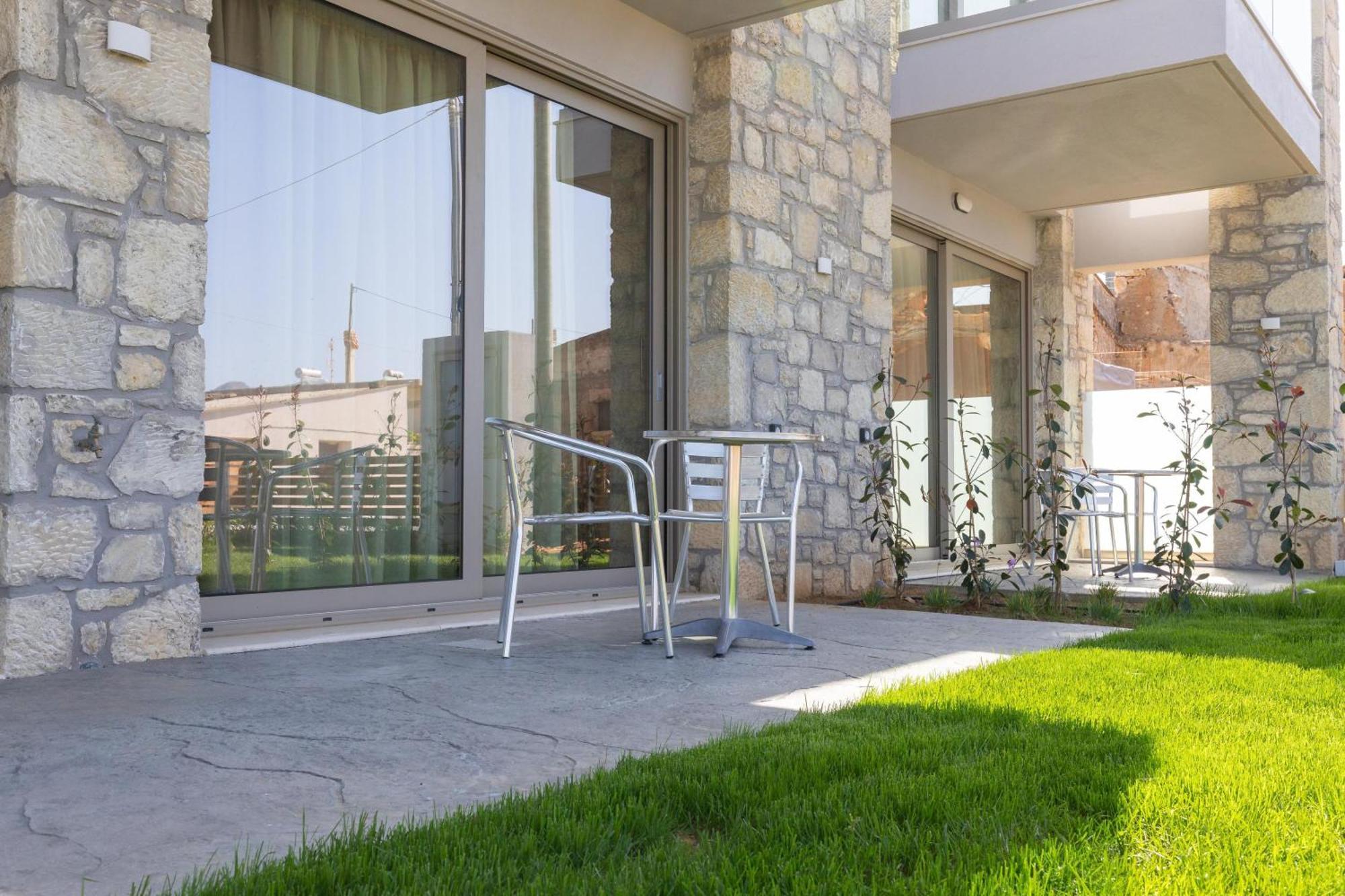 Achatis Apartments With Sea View Kolymbari Extérieur photo