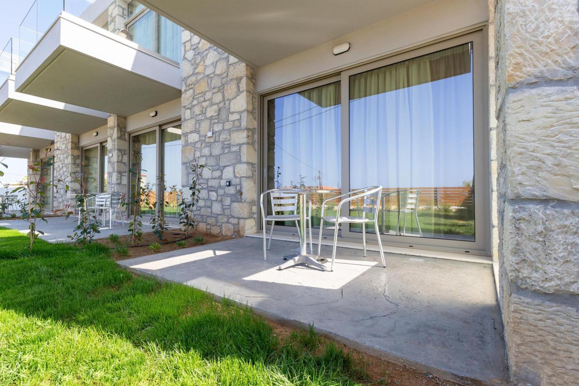 Achatis Apartments With Sea View Kolymbari Extérieur photo